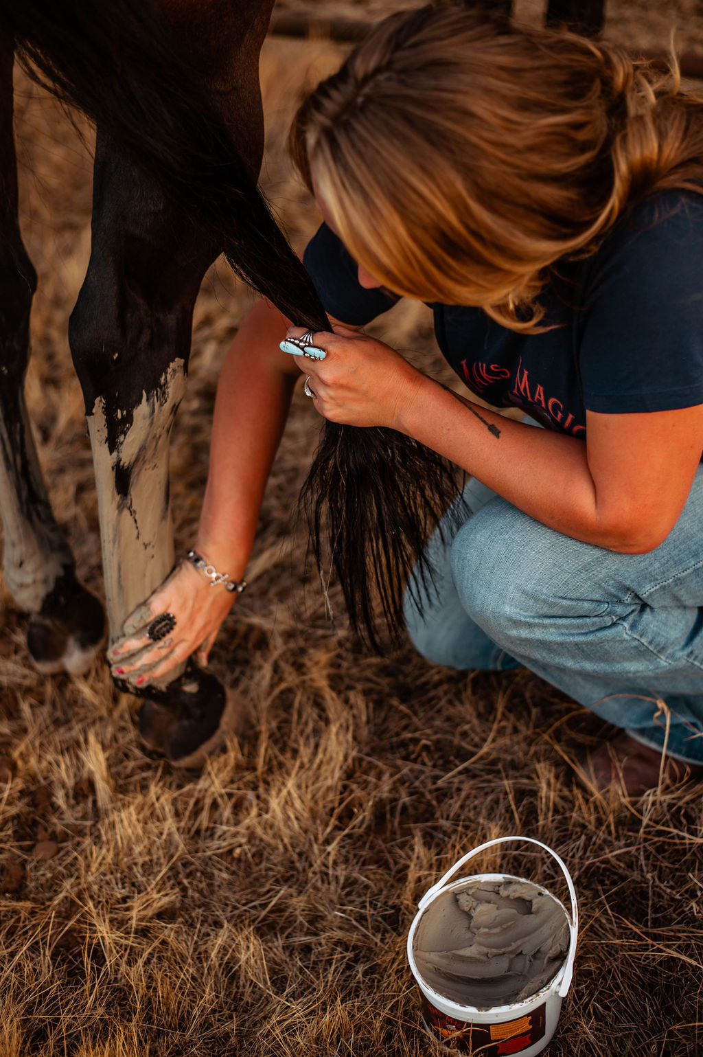 Maks Magic Mud: The Ultimate Poultice for Equine Athletes